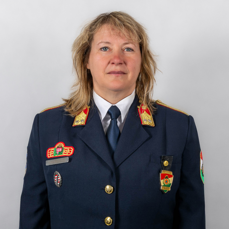 Aknai Helga Júlia fotója