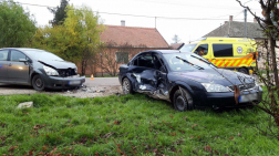 Két autó ütközött Kunhegyesen