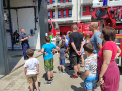 Több mint két és félezer látogató a vármegye laktanyáiban