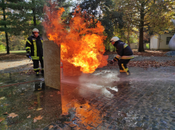 Önkéntesek oltották a gázpalackokat