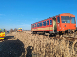 Traktorral ütközött egy vonat Jászkisérnél