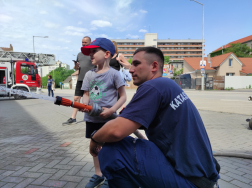 Nagy érdeklődés övezte a nyitott szertárkapukat