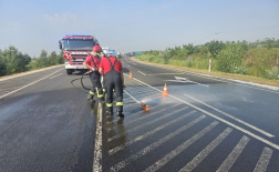 Méz terítette be a 4-es számú főutat