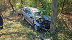 Fának ütközött egy autó Tiszaszentimrénél