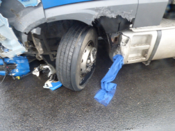 Kamionnal ütközött egy autó Karcagnál