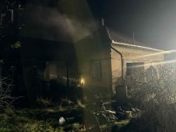 Egy családi ház és az alsóépülete gyulladt ki Szajolban