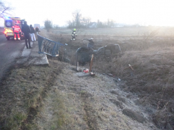 Lesodródott egy gépkocsi Jászberénynél