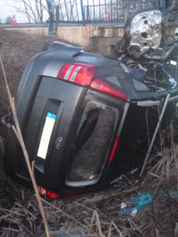 Lesodródott egy gépkocsi Jászberénynél