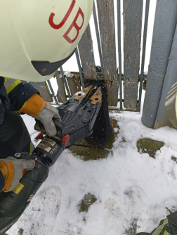 Kerítésbe szorult egy kutya Zagyvarékason