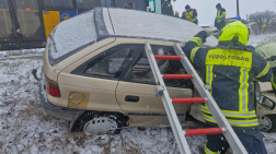 Busszal ütközött egy autó Szelevénynél