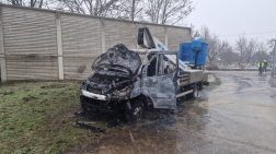 Kigyulladt egy kisteherautó Tiszafüreden