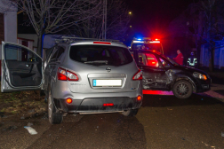 Két autó ütközött Szolnokon