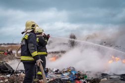 Szemét kapott lángra Szolnokon