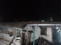 Leégett egy melléképület Jászdózsán