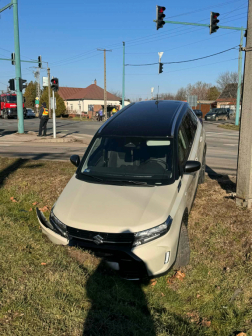 Busszal ütközött egy autó Tiszafüreden