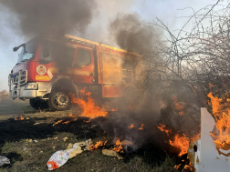 Hulladék és száraz fű gyulladt ki Szolnokon