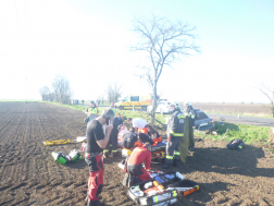 Árokba csapódott egy autó Jászberénynél