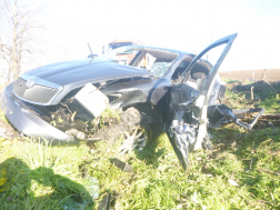 Árokba csapódott egy autó Jászberénynél