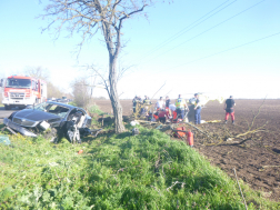 Árokba csapódott egy autó Jászberénynél