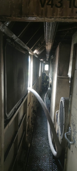 Kigyulladt egy villanymozdony Szajolban