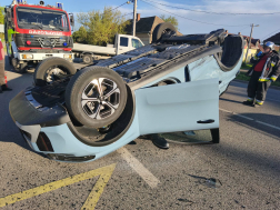 Kisteherautó és személygépkocsi ütközött Tiszaföldváron