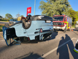 Kisteherautó és személygépkocsi ütközött Tiszaföldváron