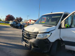 Kisteherautó és személygépkocsi ütközött Tiszaföldváron