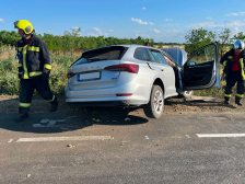 Árokba hajtott egy autó Martfűnél