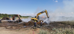 Nagy mennyiségű fahulladék égett Karcagnál