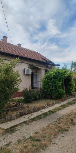 Szoba égett egy abádszalóki házban