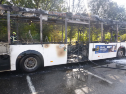 Teljesen kiégett egy busz Jászberényben