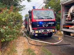 Kigyulladt egy ház egyik lakórésze Tiszaföldváron