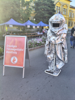 Tűzoltókkal volt teljes a jászberényi Kéklámpás Nap