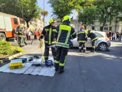 Tűzoltókkal volt teljes a jászberényi Kéklámpás Nap