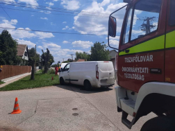 Két autó ütközött Tiszaföldváron