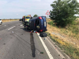 Kisbusszal karambolozott egy autó Törökszentmiklósnál