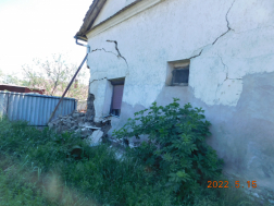 Megdőlt egy ház fala Kunmadarason
