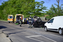 Három autó ütközött Szolnokon